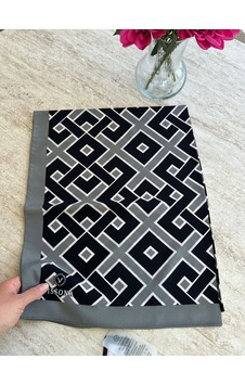 Vissona Medine İpeği Geometrik Desenli Şal Gri Çok Renkli Vissona Medine İpeği Geometrik Desenli Şal Gri Çok Renkli
