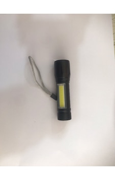 Omax Usb Şarzlı Ultra Güçlü Mini Boy Sert Plastik Kasa El Feneri Siyah - Yeşil Omax Usb Şarzlı Ultra Güçlü Mini Boy Sert Plastik Kasa El Feneri Siyah - Yeşil