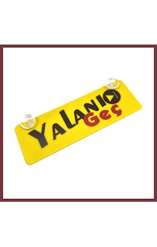 Storeşahin Yalanı Geç Yazılı Sarı Dekor Plaka Vantuzlu Cam Süsü 22x7.5cm Shn0720 Storeşahin Yalanı Geç Yazılı Sarı Dekor Plaka Vantuzlu Cam Süsü 22x7.5cm Shn0720
