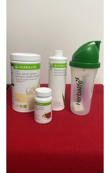 Herbalife Vanılyalı Shake Aloe Çay Limon 51 Gr Shaker Herbalife Vanılyalı Shake Aloe Çay Limon 51 Gr Shaker