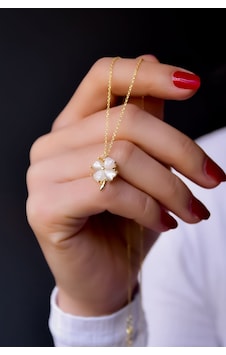 Papatya Silver 925 Ayar Gümüş Gold Kaplama Sedef Yonca Kolye Papatya Silver 925 Ayar Gümüş Gold Kaplama Sedef Yonca Kolye