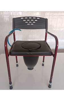 Taharet Musluklu Döşemeli Seyyar Katlanabilir Hasta Yaşlı Tuvalet Sandalyesi Klozetli Wc Li Oturak