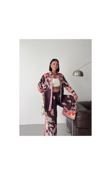Wellway İthal Chokellaa Kumaş Çiçekli Tunik Gömlek & Pantolon 2li Takım-kahverengi -26126 Kahverengi Wellway İthal Chokellaa Kumaş Çiçekli Tunik Gömlek & Pantolon 2li Takım-kahverengi -26126 Kahverengi