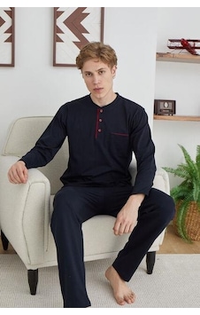Kly 9111 Erkek Büyük Beden Midi Yaka Pijama Takım 001 Kly 9111 Erkek Büyük Beden Midi Yaka Pijama Takım 001