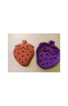 Gıdaya Uygun Çilek Şeklinde Kurabiye Kalıbı 2 Parça / 10x7,5 Cm Diğer Gıdaya Uygun Çilek Şeklinde Kurabiye Kalıbı 2 Parça / 10x7,5 Cm Diğer