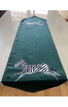 Zebra Desenli Yeşil Renk 35 135 Cm Runner Yeşil Zebra Desenli Yeşil Renk 35 135 Cm Runner Yeşil