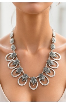 Oval Motif Şekilli Kadın Kolye Gümüş Kaplama Ayarlanabilir El Yapımı Kadın Kolye Oval Motif Şekilli Kadın Kolye Gümüş Kaplama Ayarlanabilir El Yapımı Kadın Kolye