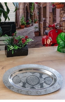 430 Kalite Krom Çelik Nakışlı Kayık 1adet Sunum Tabağı 30x20 Cm Gümüş 430 Kalite Krom Çelik Nakışlı Kayık 1adet Sunum Tabağı 30x20 Cm Gümüş