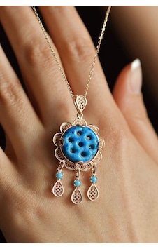 Roza Silver Firuze Taşlı Rose Yedi Göz Süryani Nazarlığı Telkari Gümüş Kolye Roza Silver Firuze Taşlı Rose Yedi Göz Süryani Nazarlığı Telkari Gümüş Kolye
