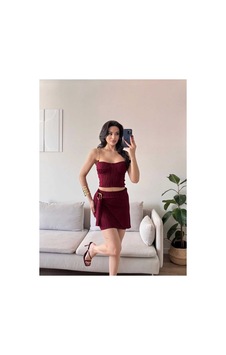 Evoa Kadın Bordo Zincir Askılı Toka Detaylı Bluz & Etek Takım Bordo Bordo Evoa Kadın Bordo Zincir Askılı Toka Detaylı Bluz & Etek Takım Bordo Bordo