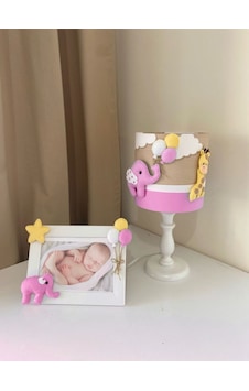 Kahverengi Şeker Pembe Hayvan Figür Detaylı Çocuk Odası Abajur Çerçeve Seti Pembe Kahverengi Şeker Pembe Hayvan Figür Detaylı Çocuk Odası Abajur Çerçeve Seti Pembe