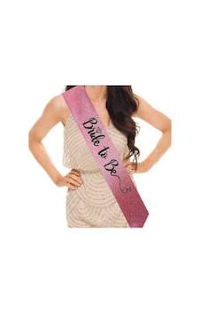 Pembe Üzeri Siyah İtalik Alyanslı Bride To Be Yazılı Simli Işıltılı Kuşak Kemer 10x80 Cm Pembe Üzeri Siyah İtalik Alyanslı Bride To Be Yazılı Simli Işıltılı Kuşak Kemer 10x80 Cm