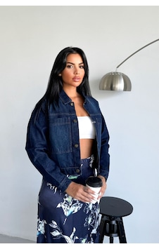 Kadın Koyu Mavi Regular Kalıp Düğmeli Çift Cepli Likralı Jean Kot Ceket Diana-5003 Kadın Koyu Mavi Regular Kalıp Düğmeli Çift Cepli Likralı Jean Kot Ceket Diana-5003