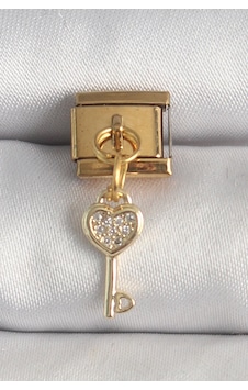 316l Çelik Gold Renk Sallantı Zirkon Taşlı Kalpli Anahtar Model Nomination Charm Standart 316l Çelik Gold Renk Sallantı Zirkon Taşlı Kalpli Anahtar Model Nomination Charm Standart