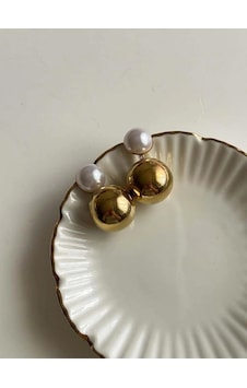 Çelik Gold İncili Topçuklu Küpe 3 Cm Çok Renkli Çelik Gold İncili Topçuklu Küpe 3 Cm Çok Renkli