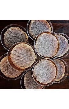 Hakkari Yöresi Karakovan Petek Balı 1400 G Hakkari Yöresi Karakovan Petek Balı 1400 G