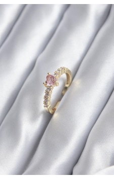 Gold Renk Zirkon Taşlı Pembe Kristal Kalp Model Kadın Yüzük Renkli Gold Renk Zirkon Taşlı Pembe Kristal Kalp Model Kadın Yüzük Renkli