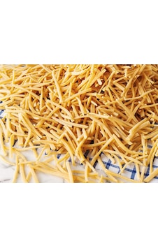 Ev Usulü Yumurtalı Sade Erişte Makarnası 1 KG Ev Usulü Yumurtalı Sade Erişte Makarnası 1 KG