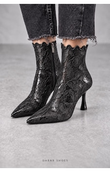 Dabab Shoes Mona Kadın Siyah Dantel İşlemeli Sivri Burun Sıcak Astarlı Fermuarlı 7 Cm İnce Topuklu Bot Bootie Dabab Shoes Mona Kadın Siyah Dantel İşlemeli Sivri Burun Sıcak Astarlı Fermuarlı 7 Cm İnce Topuklu Bot Bootie