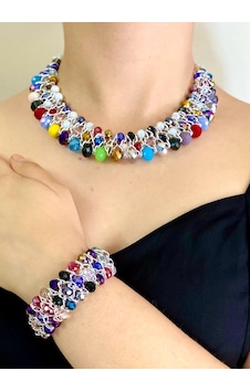 Kristal Taşlı El Yapımı Kolye Ve Bilezik Çok Renkli Kristal Taşlı El Yapımı Kolye Ve Bilezik Çok Renkli