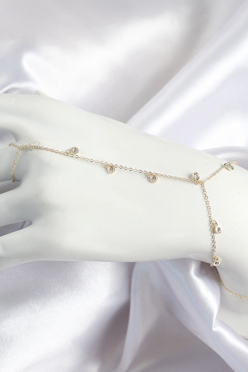Tua Moda Pirinç Zirkon Taşlı Sallantılı Model Gold Renk Kadın Şahmeran Çok Renkli Tua Moda Pirinç Zirkon Taşlı Sallantılı Model Gold Renk Kadın Şahmeran Çok Renkli