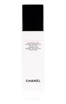Chanel Eau Douceur Cleansing Milk 150 ML Chanel Eau Douceur Cleansing Milk 150 ML