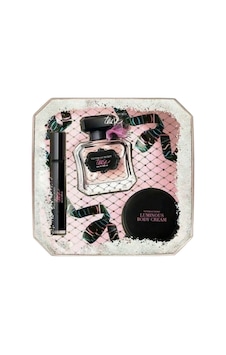 Victoria's Secret Tease Edp 50 Ml + Edp 7 Ml + Body Cream 85 G Kadın Parfüm Seti Çiçek Victoria's Secret Tease Edp 50 Ml + Edp 7 Ml + Body Cream 85 G Kadın Parfüm Seti Çiçek