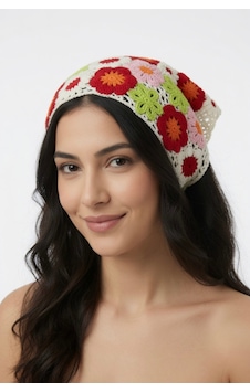 Yazlık Çiçek Desenli Üçgen Triko Bandana Kadın Ayarlanabilir Saç Aksesuarı Bej Yazlık Çiçek Desenli Üçgen Triko Bandana Kadın Ayarlanabilir Saç Aksesuarı Bej
