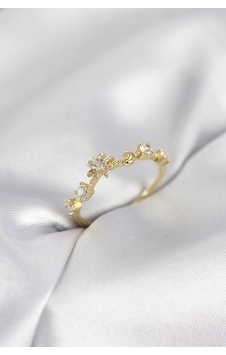 Gold Renk Gece Temalı Zirkon Taşlı Kadın Yüzük . Gold Renk Gece Temalı Zirkon Taşlı Kadın Yüzük .