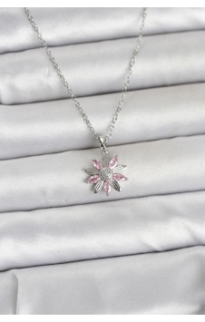 316l Çelik Zincir Gümüş Renk Pembe Papatya Model Kadın Kolye Çok Renkli 316l Çelik Zincir Gümüş Renk Pembe Papatya Model Kadın Kolye Çok Renkli