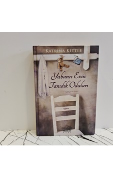 Yabancı Evin Tanıdık Odaları- Katrına Kıttle