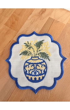 Mimoza Çiçek Desenli Nakışlı Kokteyl Peçete