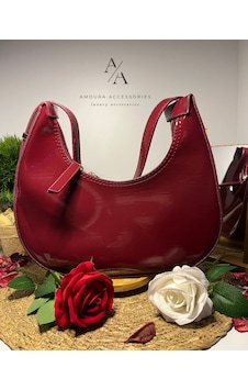 Amoura Trendlerin Kalbinden Kruvasan Crescent Çanta Serisi Bordo Amoura Trendlerin Kalbinden Kruvasan Crescent Çanta Serisi Bordo