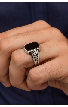 Kral Motif Siyah Oniks Taşlı 925 Gümüş Erkek Yüzük Beyaz Kral Motif Siyah Oniks Taşlı 925 Gümüş Erkek Yüzük Beyaz