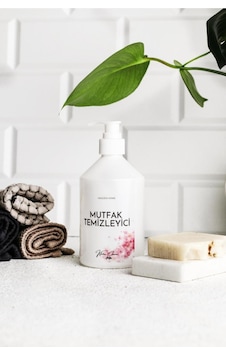 Lalezen Home Beyaz Plastik Mutfak Temizleyici 500 Ml Lalezen Home Beyaz Plastik Mutfak Temizleyici 500 Ml