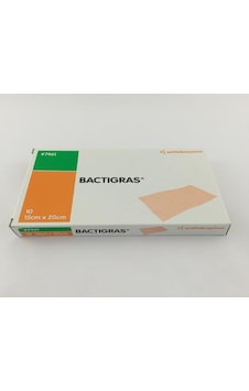 Smith&Nephew Bactigras Antiseptik Tül Sargı Yara Bakım Örtüsü 15 x 20 CM Smith&Nephew Bactigras Antiseptik Tül Sargı Yara Bakım Örtüsü 15 x 20 CM