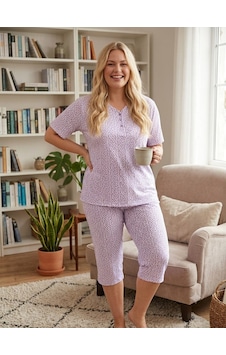 Büyük Beden Kısa Kol Kapri Pamuklu Likralı Pijama Takımı 8642 Lila Büyük Beden Kısa Kol Kapri Pamuklu Likralı Pijama Takımı 8642 Lila