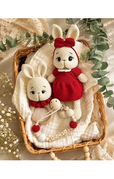 Amigurumi Tavşan Bebek Hediye Seti Kişiye Özel İsimli Emzik Zinciri, Ahşap Diş Kaşıyıcı Ve El Yapımı Tavşan Oyuncak Amigurumi Tavşan Bebek Hediye Seti Kişiye Özel İsimli Emzik Zinciri, Ahşap Diş Kaşıyıcı Ve El Yapımı Tavşan Oyuncak