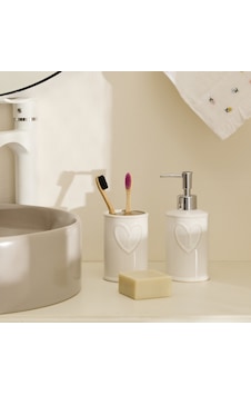 Karaca Home Amour 2li Banyo Aksesuar Seti Beyaz Karaca Home Amour 2li Banyo Aksesuar Seti Beyaz