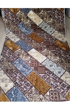Venüs Kilim Desenli Yıkanabilir Kaymaz Taban Dört Mevsimlik Salon, Banyo, Balkon, Genç Odası Kesme Halı Bej & Siyah Venüs Kilim Desenli Yıkanabilir Kaymaz Taban Dört Mevsimlik Salon, Banyo, Balkon, Genç Odası Kesme Halı Bej & Siyah
