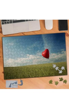 Yeşil Kırlarda Kalpli Balon 240 Parça Puzzle Yapboz Tablo-085