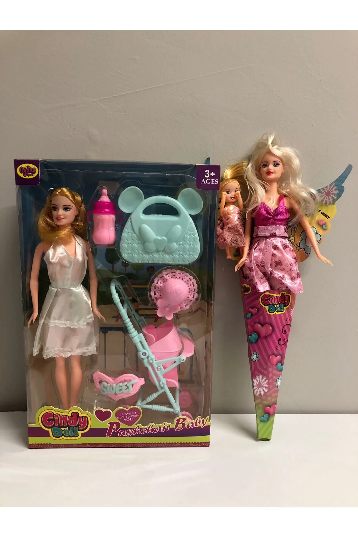 3 Bebekli Kız Ve Aksesuarları 8pcs 3 Bebekli Kız Ve Aksesuarları 8pcs