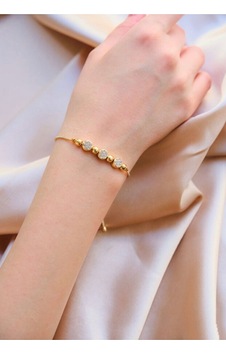 Buil Kristal Taşlı Zirkon Bileklik Altın Buil Kristal Taşlı Zirkon Bileklik Altın