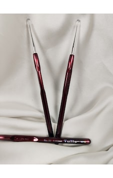 Tulip Saplı Çelik Dantel Tığı 0.50 Mm No.22 Bordo - 1 Adet Tulip Saplı Çelik Dantel Tığı 0.50 Mm No.22 Bordo - 1 Adet