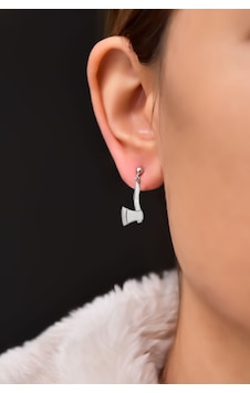 Papatya Silver 925 Ayar Gümüş Punk Rock Tarzı Balta Çivili Küpe Papatya Silver 925 Ayar Gümüş Punk Rock Tarzı Balta Çivili Küpe