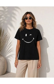 Modi Green New Minimal Gülümseyen Yüz Baskılı Tişört Kısa Kol Yazlık T-shirt - S Siyah Modi Green New Minimal Gülümseyen Yüz Baskılı Tişört Kısa Kol Yazlık T-shirt - S Siyah