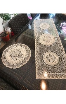Fransız Dantelli Runner Ve Supla Takımı 1 Runner, 6 Supla Çok Renkli Fransız Dantelli Runner Ve Supla Takımı 1 Runner, 6 Supla Çok Renkli