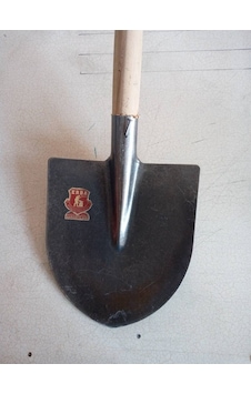 Erba Çelik 1. Kalite Gürgen Saplı Kürek