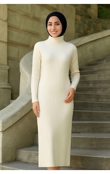 Kadın Tesettür Triko Elbise Boğazlı Uzun Fitilli Dokuma Esnek Tam Kalıp 130 Cm - Beyaz Beyaz Kadın Tesettür Triko Elbise Boğazlı Uzun Fitilli Dokuma Esnek Tam Kalıp 130 Cm - Beyaz Beyaz