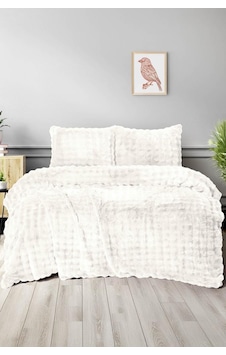 Merinos Diamond Buble Kürk Çift Kişilik Comforter Set Krem Krem Merinos Diamond Buble Kürk Çift Kişilik Comforter Set Krem Krem
